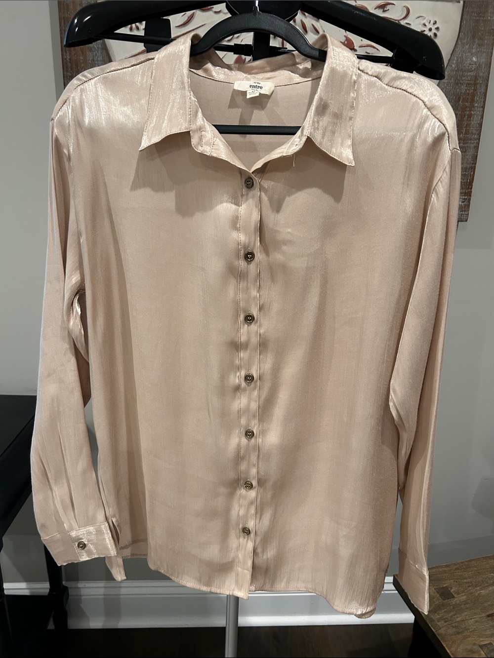 entro Women’s Button-Down Shirt / tunic/ shimmer in Light Cream / Size Medium